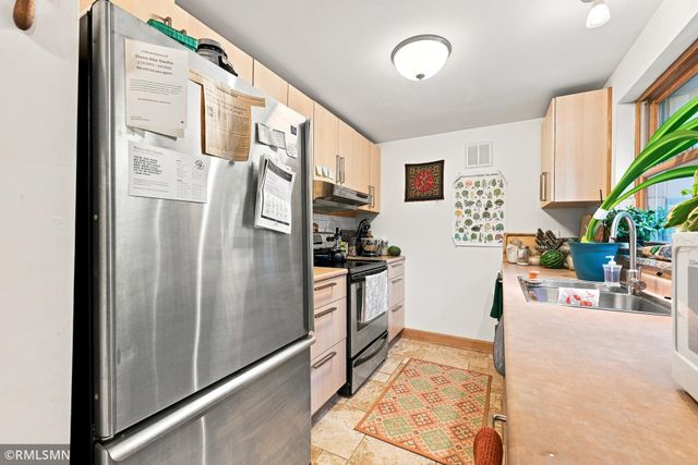 44 Miller Crest Lane, Saint Paul, MN 55106