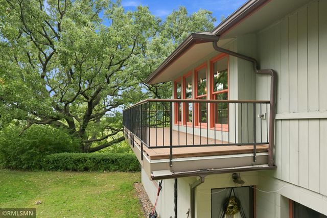 44 Miller Crest Lane, Saint Paul, MN 55106