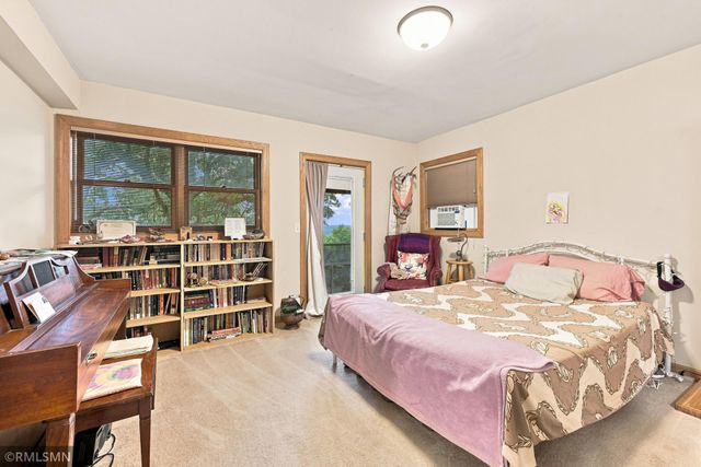 44 Miller Crest Lane, Saint Paul, MN 55106