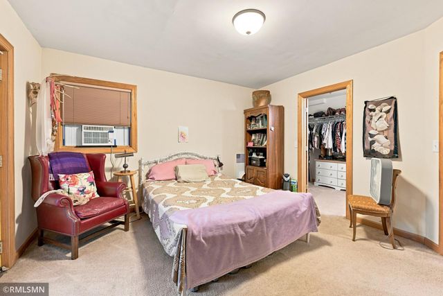 44 Miller Crest Lane, Saint Paul, MN 55106