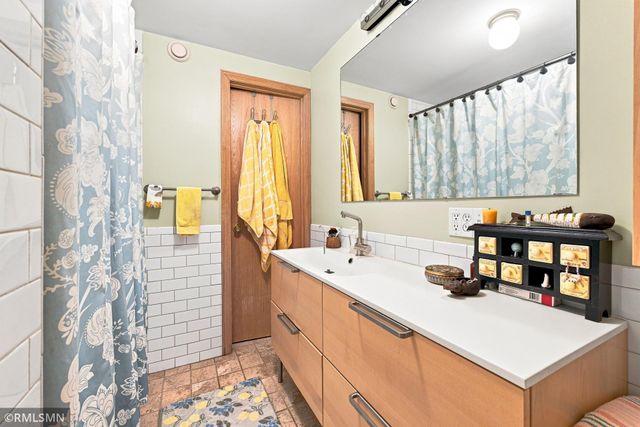 44 Miller Crest Lane, Saint Paul, MN 55106