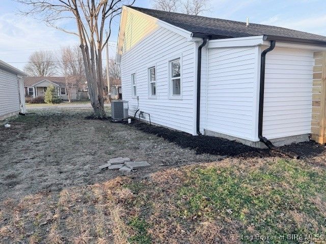 343 Popp Ave, Sellersburg, IN 47172