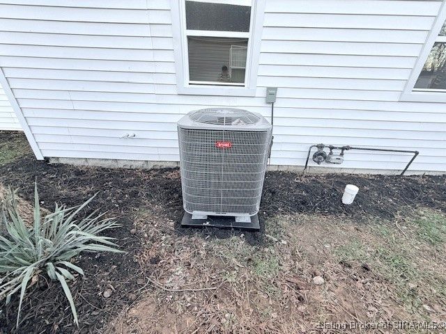 343 Popp Ave, Sellersburg, IN 47172