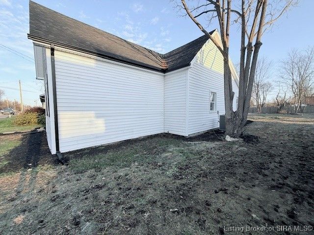 343 Popp Ave, Sellersburg, IN 47172