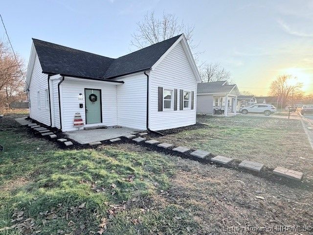 343 Popp Ave, Sellersburg, IN 47172