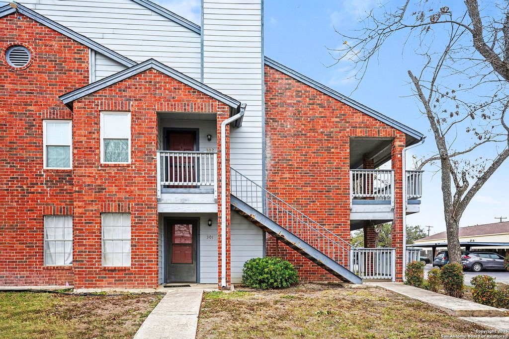 14343 Judson Rd Apt 302, San Antonio, TX 78233