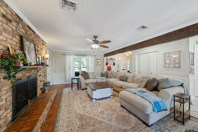 3215 Fry Ave, Tyler, TX 75701