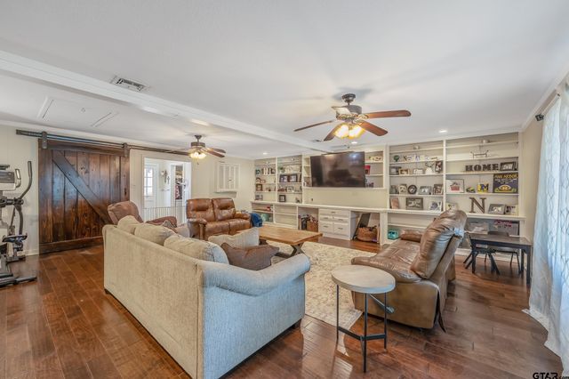 3215 Fry Ave, Tyler, TX 75701