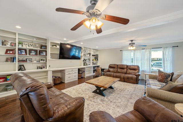 3215 Fry Ave, Tyler, TX 75701
