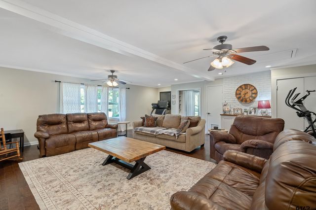 3215 Fry Ave, Tyler, TX 75701