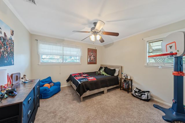 3215 Fry Ave, Tyler, TX 75701