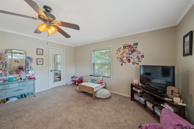 3215 Fry Ave, Tyler, TX 75701