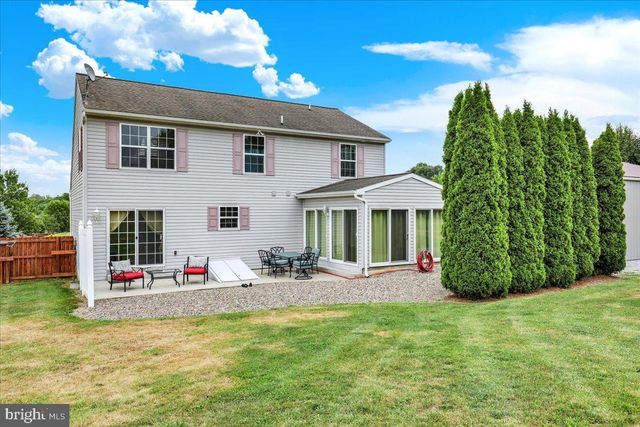 45 TULPY VIEW RD, Womelsdorf, PA 19567