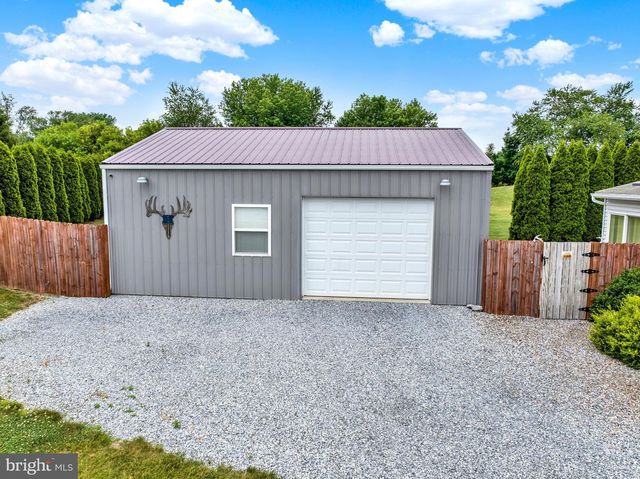 45 TULPY VIEW RD, Womelsdorf, PA 19567