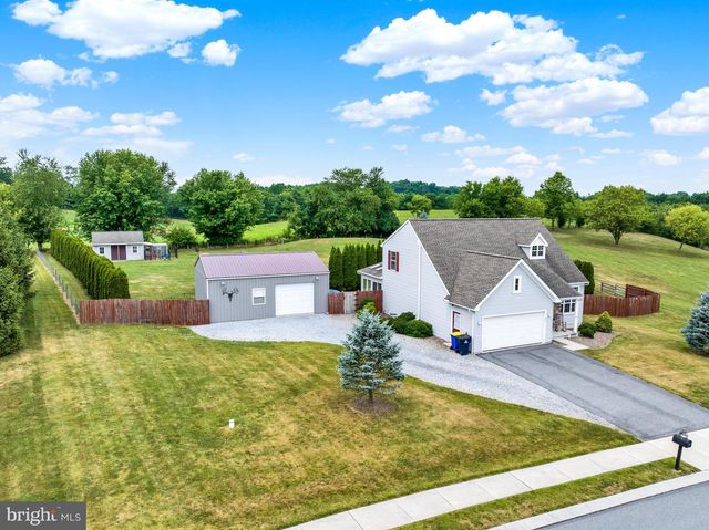 45 TULPY VIEW RD, Womelsdorf, PA 19567