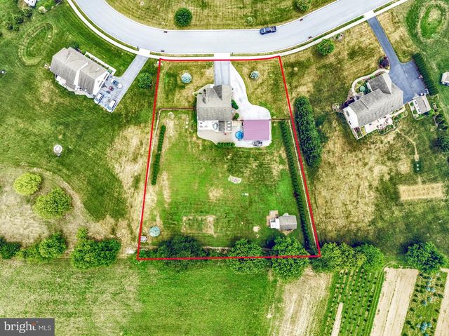 45 TULPY VIEW RD, Womelsdorf, PA 19567