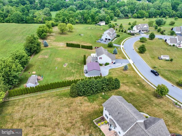 45 TULPY VIEW RD, Womelsdorf, PA 19567