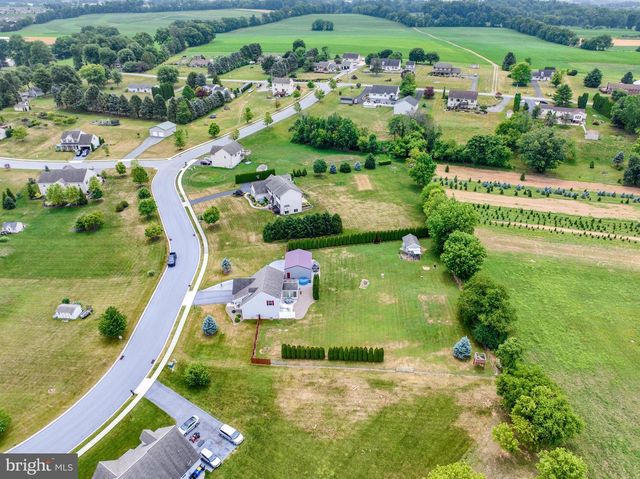 45 TULPY VIEW RD, Womelsdorf, PA 19567
