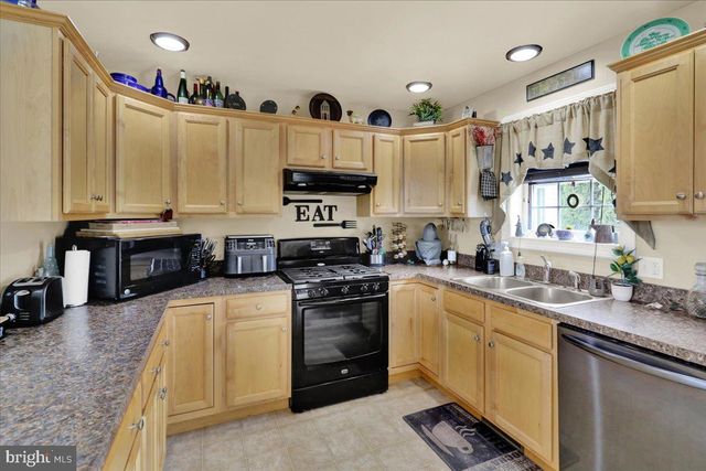 45 TULPY VIEW RD, Womelsdorf, PA 19567