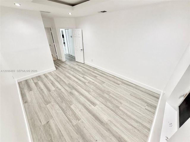 1272 NE 145th St, Miami, FL 33161