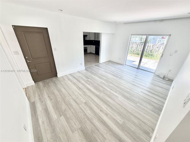 1272 NE 145th St, Miami, FL 33161