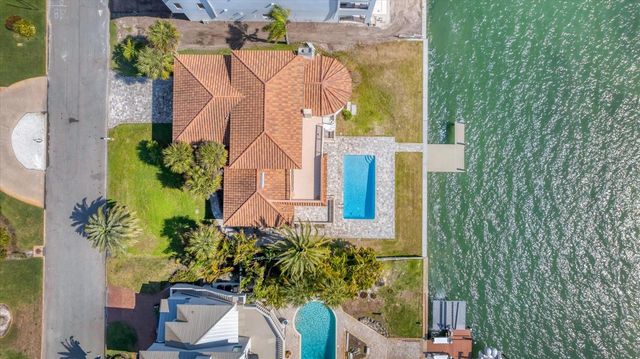 120 SANDS POINT DRIVE, Tierra Verde, FL 33715