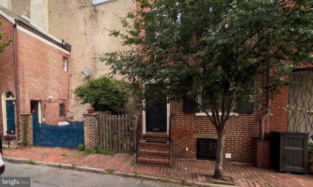1136 WAVERLY ST, Philadelphia, PA 19147