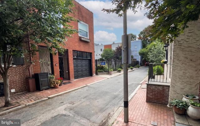 1136 WAVERLY ST, Philadelphia, PA 19147