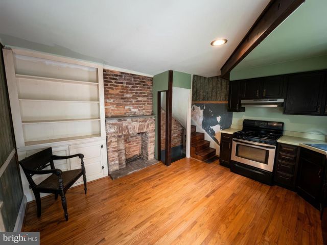 1136 WAVERLY ST, Philadelphia, PA 19147