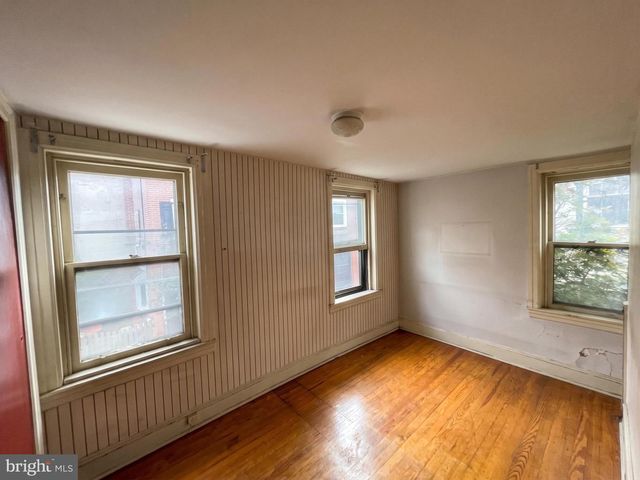 1136 WAVERLY ST, Philadelphia, PA 19147