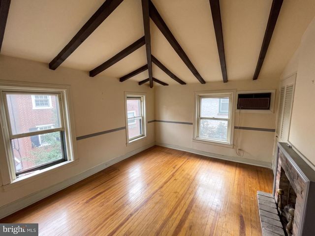 1136 WAVERLY ST, Philadelphia, PA 19147