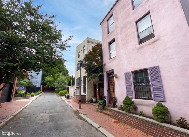 1136 WAVERLY ST, Philadelphia, PA 19147