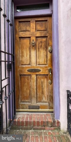 1136 WAVERLY ST, Philadelphia, PA 19147