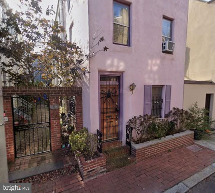1136 WAVERLY ST, Philadelphia, PA 19147