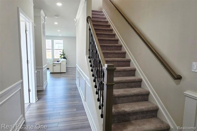 2720 Tulip Way, Commerce Twp, MI 48382