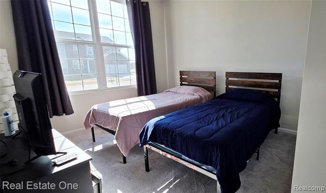 2720 Tulip Way, Commerce Twp, MI 48382