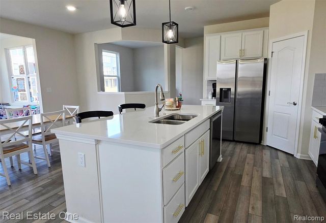 2720 Tulip Way, Commerce Twp, MI 48382