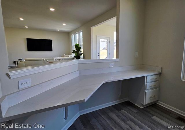 2720 Tulip Way, Commerce Twp, MI 48382