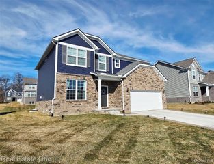 2720 Tulip Way, Commerce Twp, MI 48382