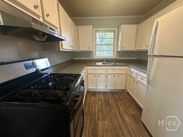 2374 Pinetree Road, Savannah, GA 31404
