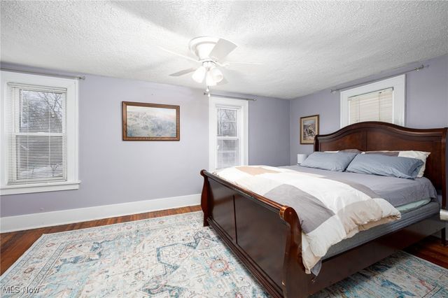 946 Falls Avenue, Cuyahoga Falls, OH 44221