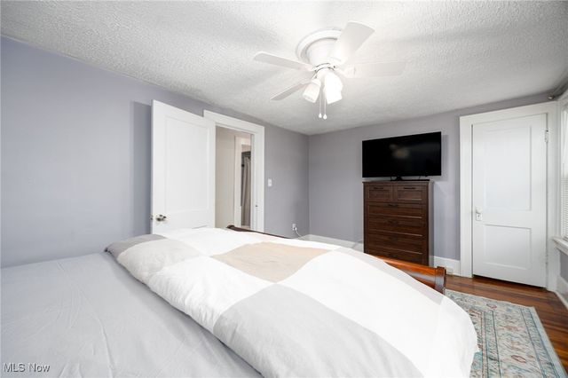 946 Falls Avenue, Cuyahoga Falls, OH 44221