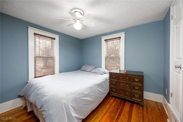 946 Falls Avenue, Cuyahoga Falls, OH 44221