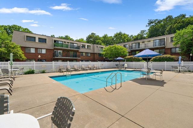 573 Broad St 135, Weymouth, MA 02189