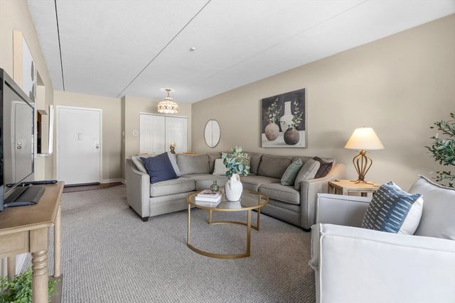 573 Broad St 135, Weymouth, MA 02189