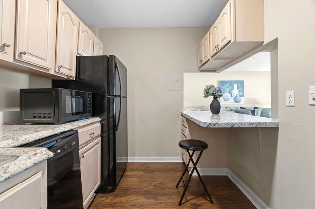 573 Broad St 135, Weymouth, MA 02189