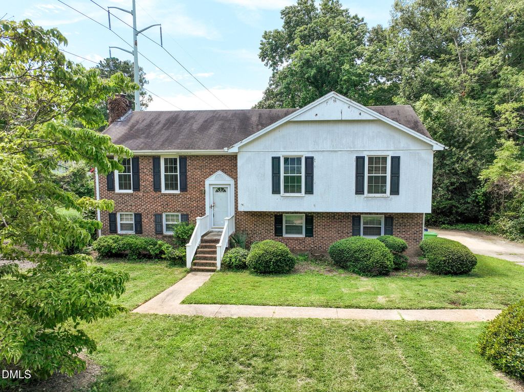 3307 Roundtree Court, Raleigh, NC 27607