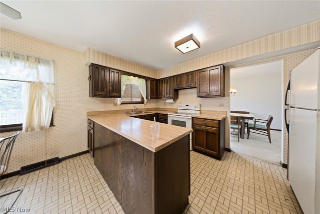 17773 Blazing Star Drive, Strongsville, OH 44136