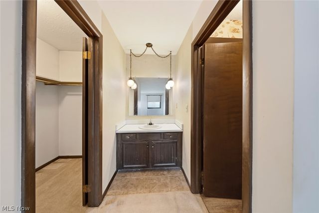 17773 Blazing Star Drive, Strongsville, OH 44136