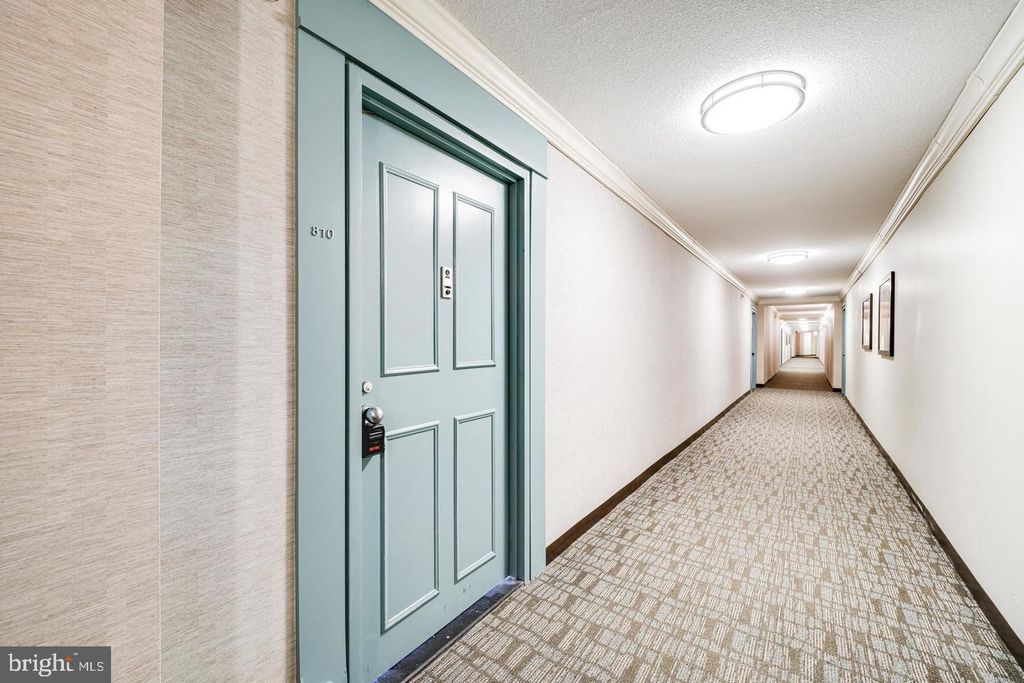 205 YOAKUM PKWY #810, Alexandria, VA 22304